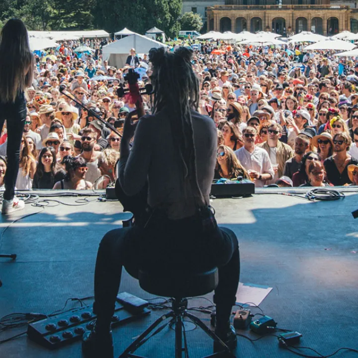 Get ‘Fizzy’ at So Frenchy So Chic