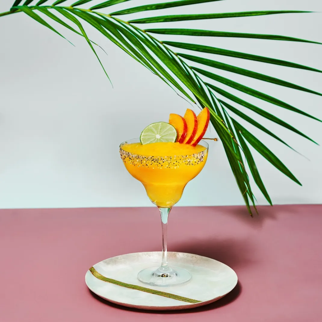 Frozen Mango Margarita Cómo una receta de cóctel | Cointreau ES