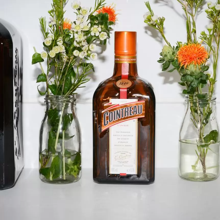 CÓMO PREPARAR LA MESA PERFECTA PARA UNA FIESTA DE INSPIRACIÓN COINTREAU