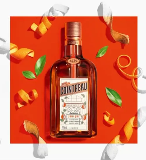 Cointreau dévoile le nouveau design de son iconique bouteille