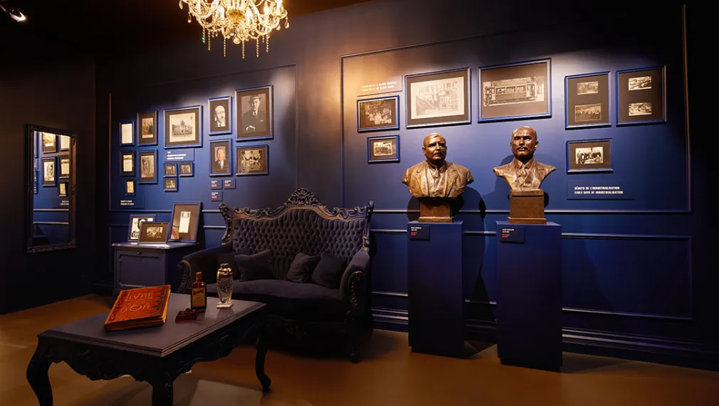 Cointreau-Photo-Curiosity cabinet - Family