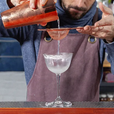 Comment refroidir un verre à cocktail ? 