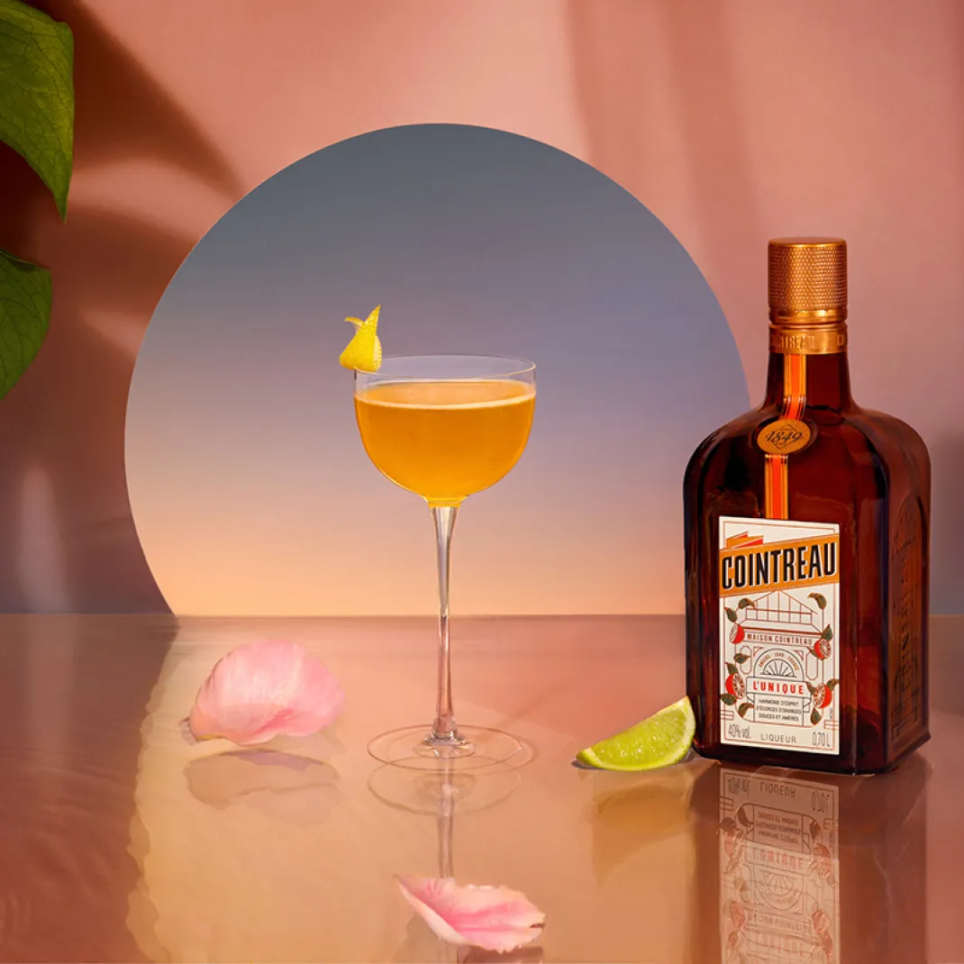 Куантро. Ликер Cointreau, 50 мл. Куантро Блад оранж. Ликер Cointreau 0.35. Куантро ликер красный