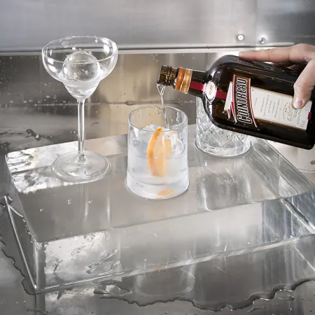 Enhancing the Bar Experience: Why Bars Need Sphere Ice Cubes