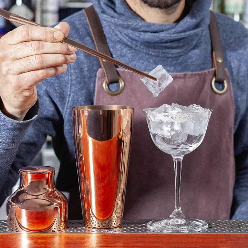 Come raffreddare un bicchiere da cocktail