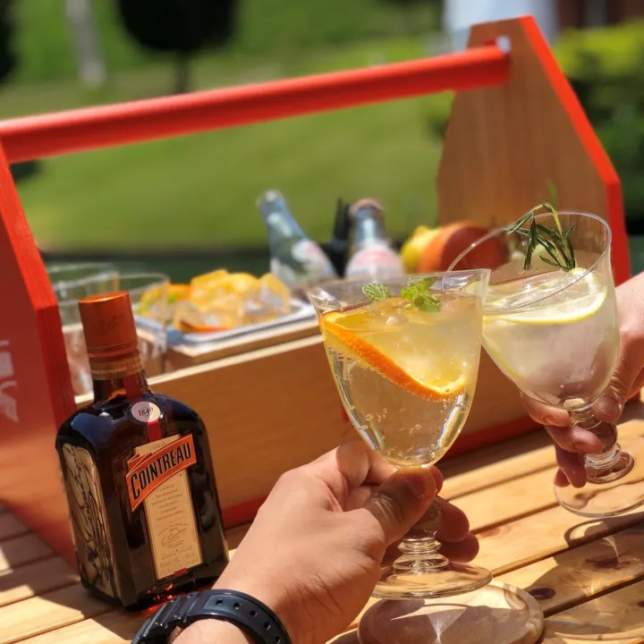 グランピングで楽しむコアントロー