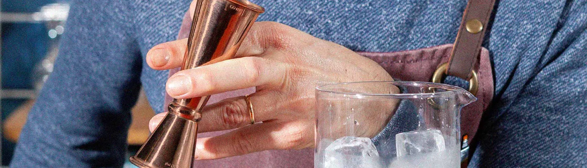 How to use a jigger Cointreau UK