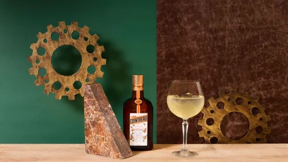 What does Cointreau taste like ?